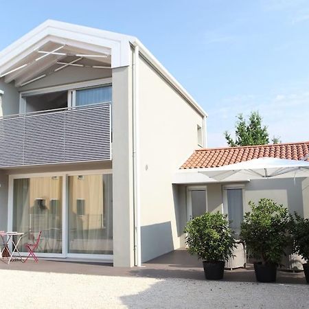 Apartmán Elegant House With A Garden Mira Exteriér fotografie